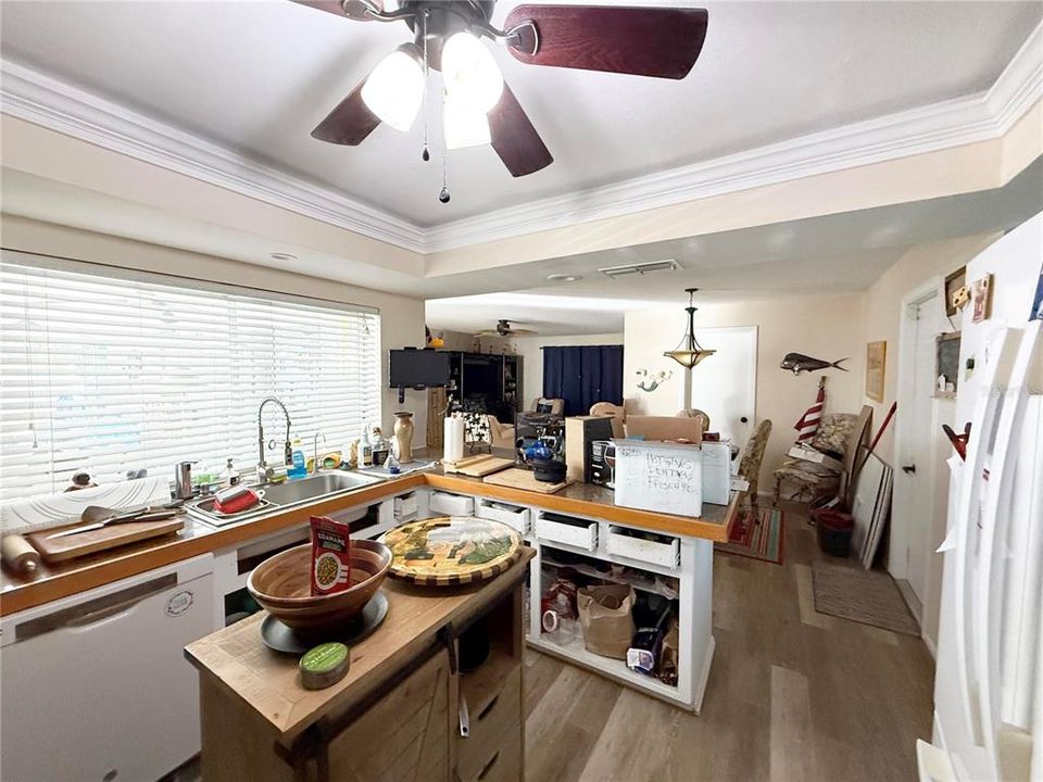 For Sale: $468,000 (3 beds, 2 baths, 1996 Square Feet)