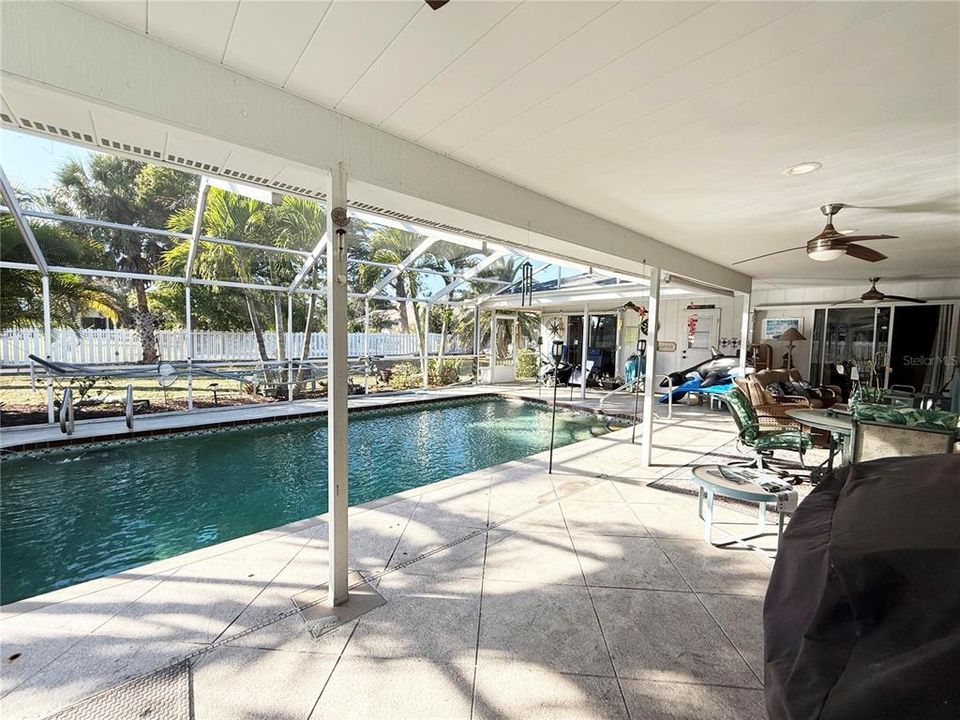 For Sale: $468,000 (3 beds, 2 baths, 1996 Square Feet)