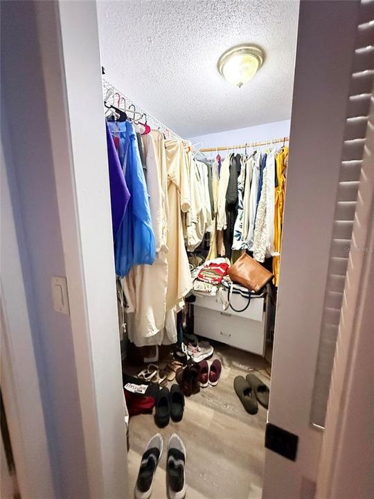 For Sale: $468,000 (3 beds, 2 baths, 1996 Square Feet)