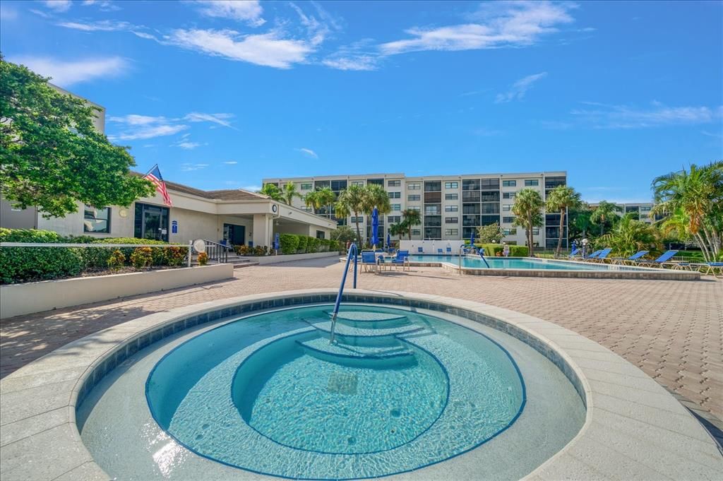 На продажу: $229,000 (1 спален, 1 ванн, 950 Квадратных фут)