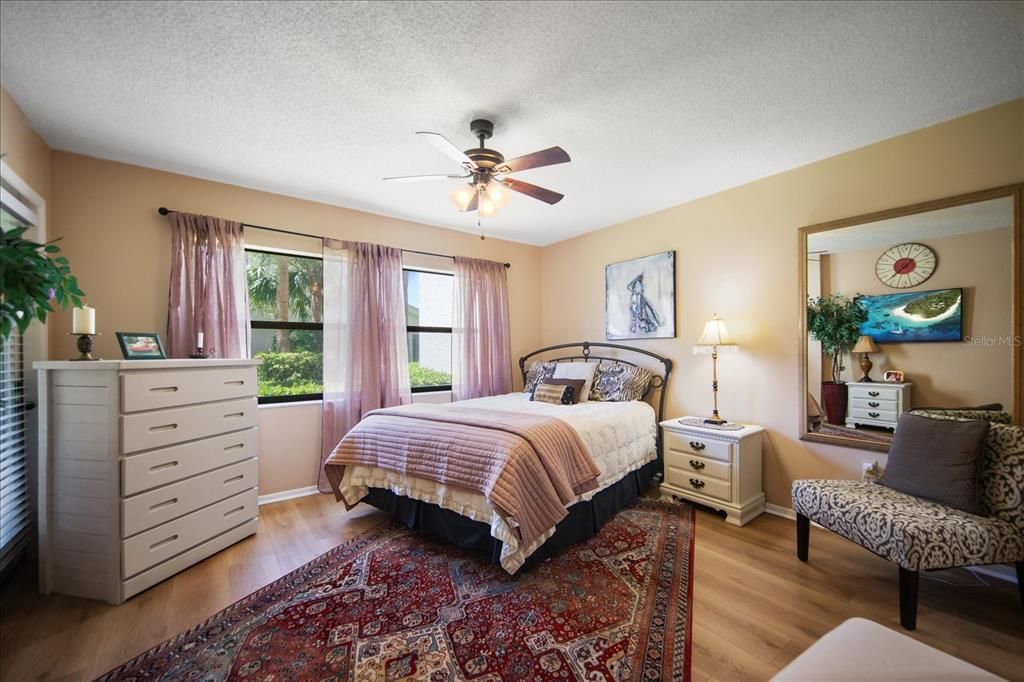 На продажу: $229,000 (1 спален, 1 ванн, 950 Квадратных фут)