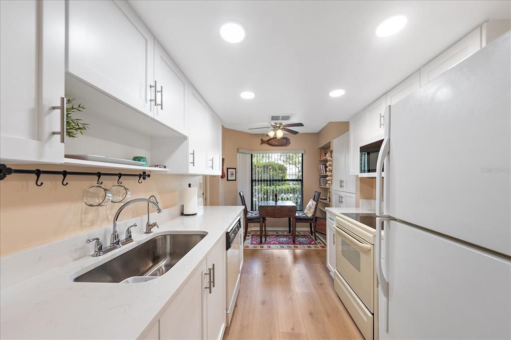 На продажу: $229,000 (1 спален, 1 ванн, 950 Квадратных фут)