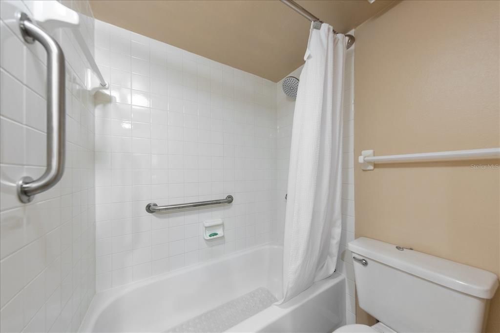 На продажу: $229,000 (1 спален, 1 ванн, 950 Квадратных фут)