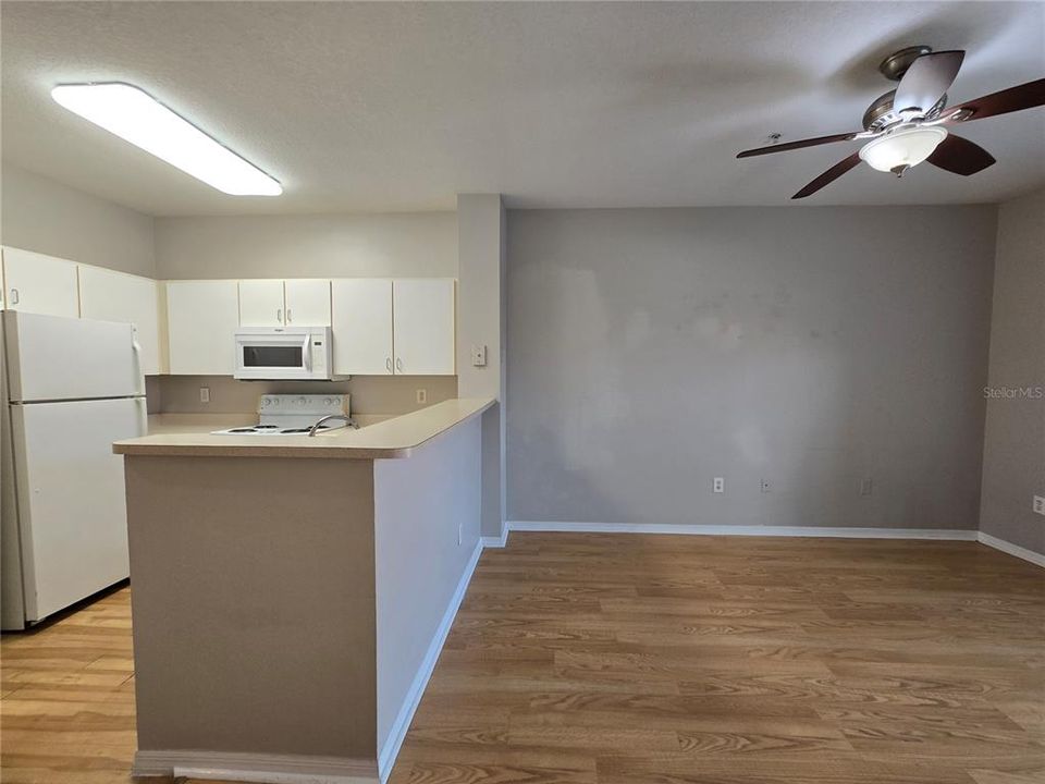 For Rent: $1,490 (1 beds, 1 baths, 672 Square Feet)