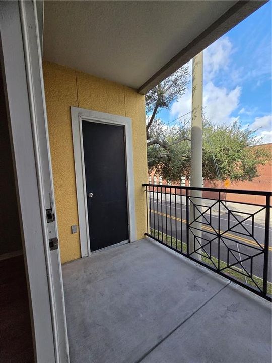 For Rent: $1,490 (1 beds, 1 baths, 672 Square Feet)