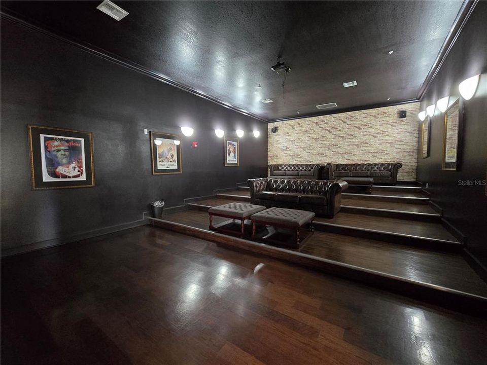 For Rent: $1,490 (1 beds, 1 baths, 672 Square Feet)