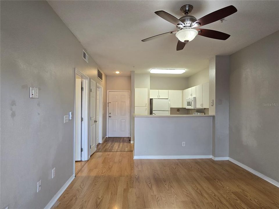 For Rent: $1,490 (1 beds, 1 baths, 672 Square Feet)