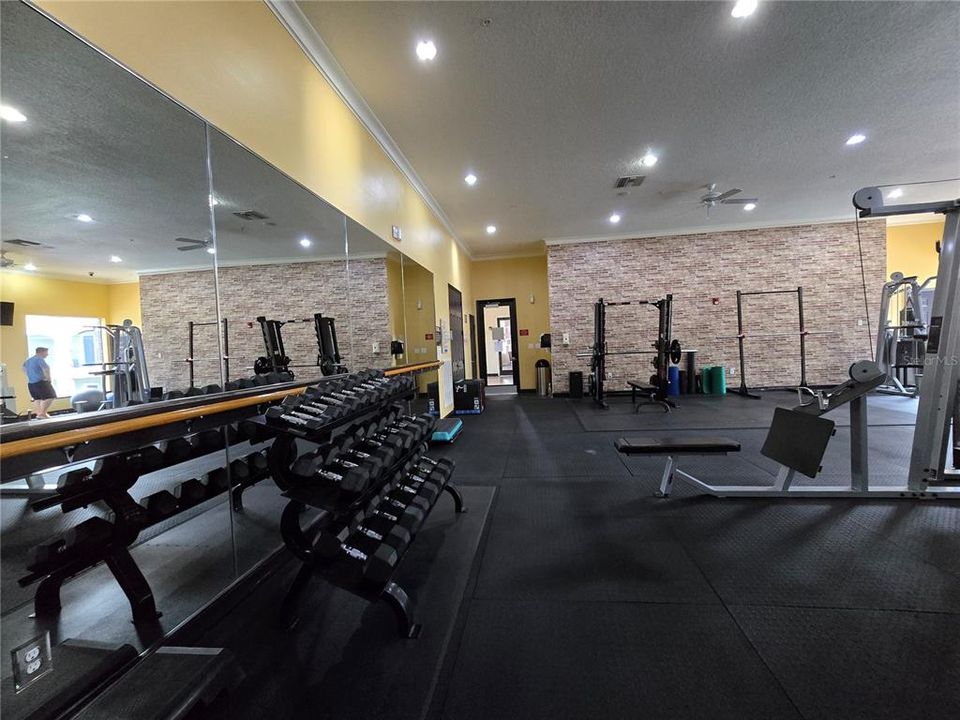 For Rent: $1,490 (1 beds, 1 baths, 672 Square Feet)