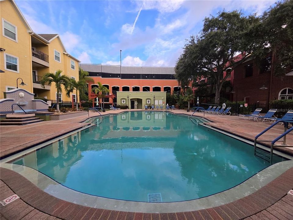 For Rent: $1,490 (1 beds, 1 baths, 672 Square Feet)