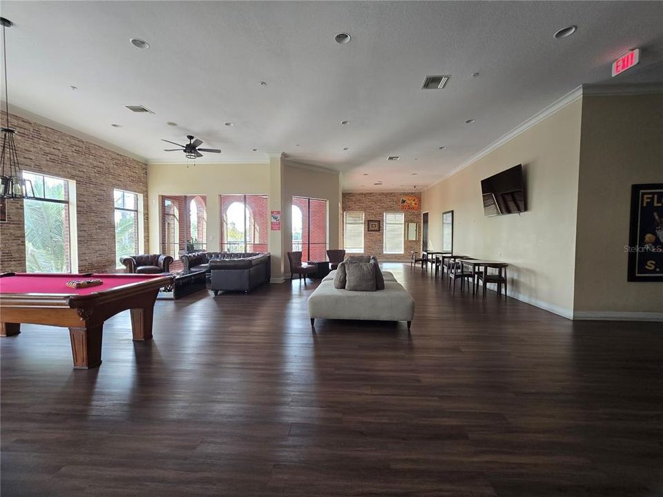 For Rent: $1,490 (1 beds, 1 baths, 672 Square Feet)