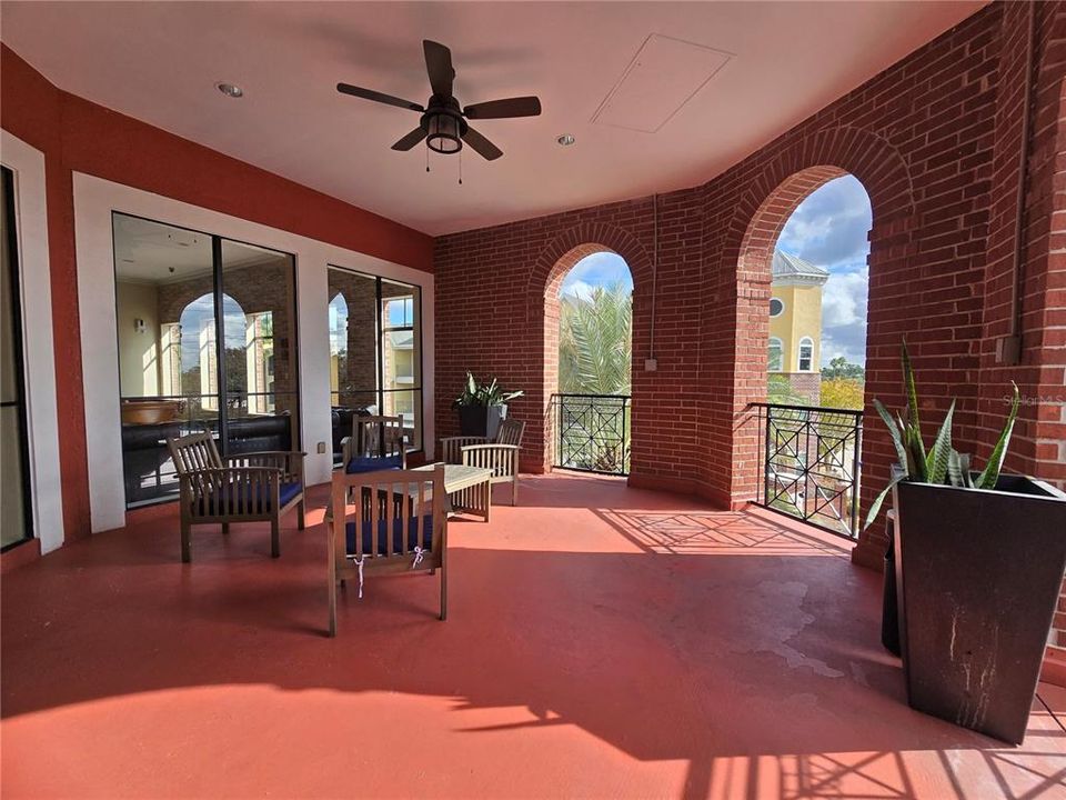 For Rent: $1,490 (1 beds, 1 baths, 672 Square Feet)