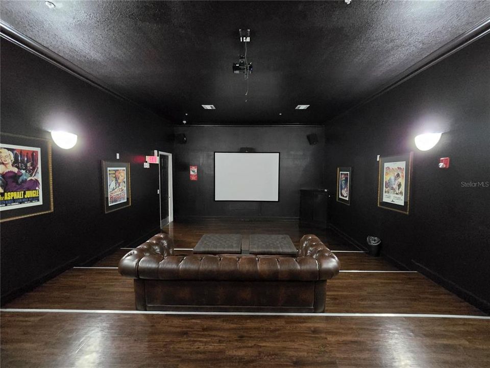 For Rent: $1,490 (1 beds, 1 baths, 672 Square Feet)