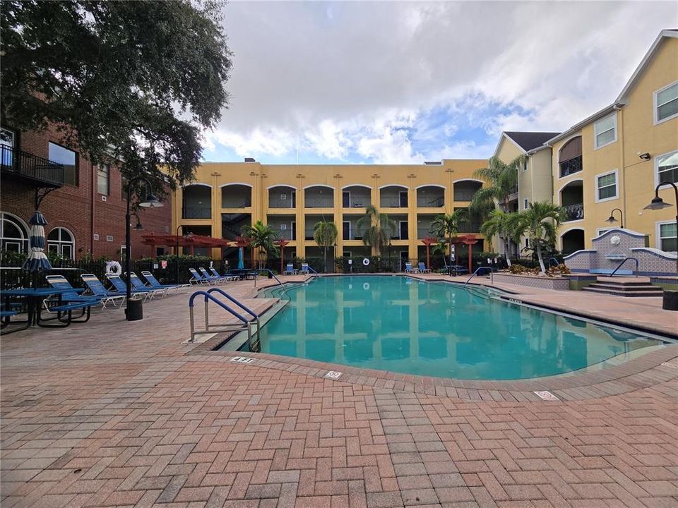 For Rent: $1,490 (1 beds, 1 baths, 672 Square Feet)