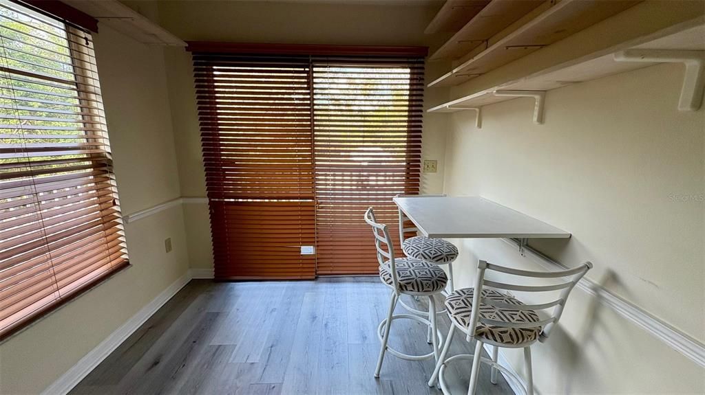 待售: $240,000 (2 贝兹, 2 浴室, 1120 平方英尺)