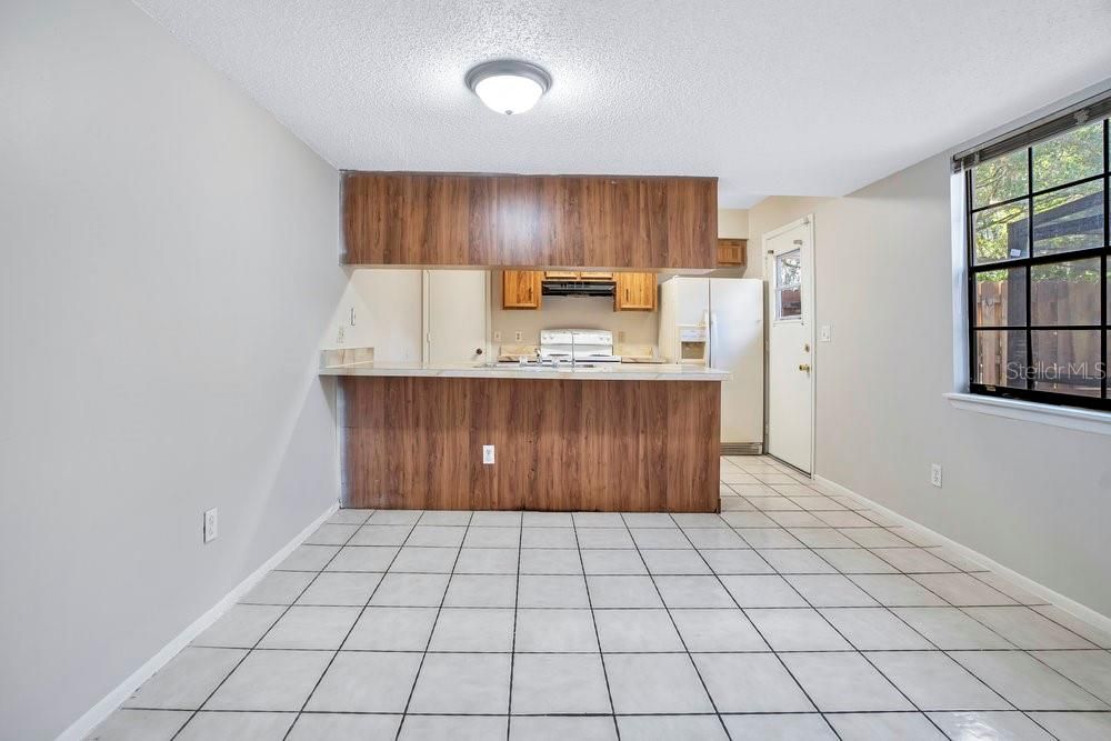 En Venta: $180,000 (2 camas, 1 baños, 1329 Pies cuadrados)