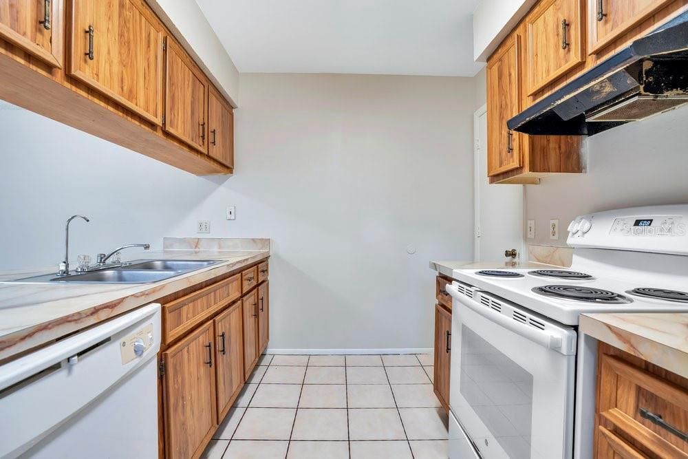 En Venta: $180,000 (2 camas, 1 baños, 1329 Pies cuadrados)