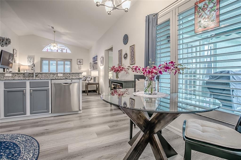 На продажу: $385,000 (3 спален, 2 ванн, 2162 Квадратных фут)