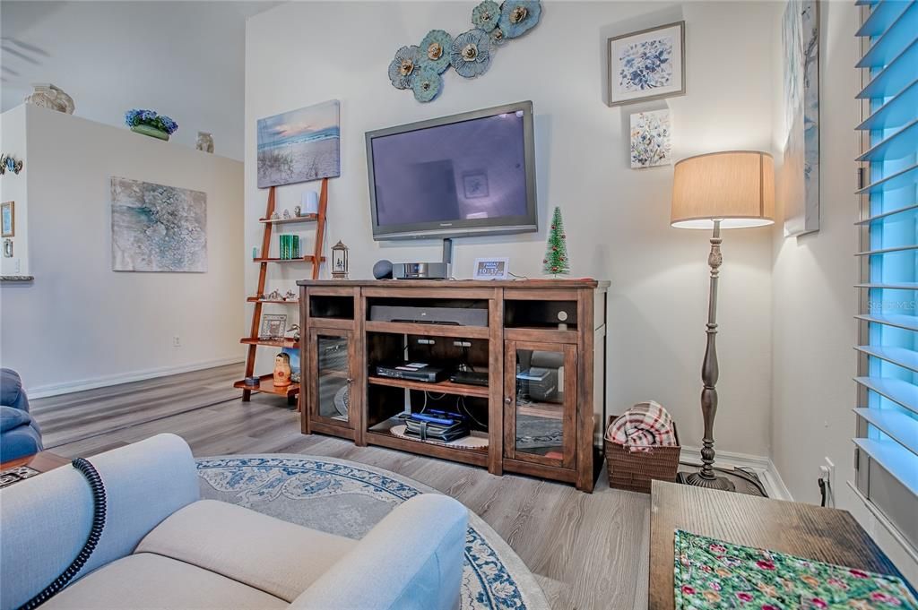 На продажу: $385,000 (3 спален, 2 ванн, 2162 Квадратных фут)