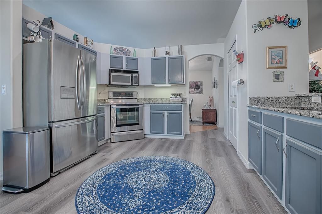 На продажу: $385,000 (3 спален, 2 ванн, 2162 Квадратных фут)