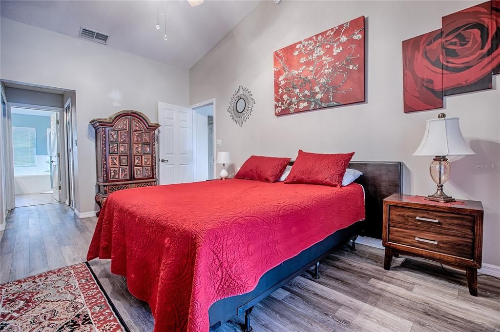 На продажу: $385,000 (3 спален, 2 ванн, 2162 Квадратных фут)