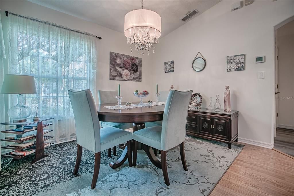 На продажу: $385,000 (3 спален, 2 ванн, 2162 Квадратных фут)