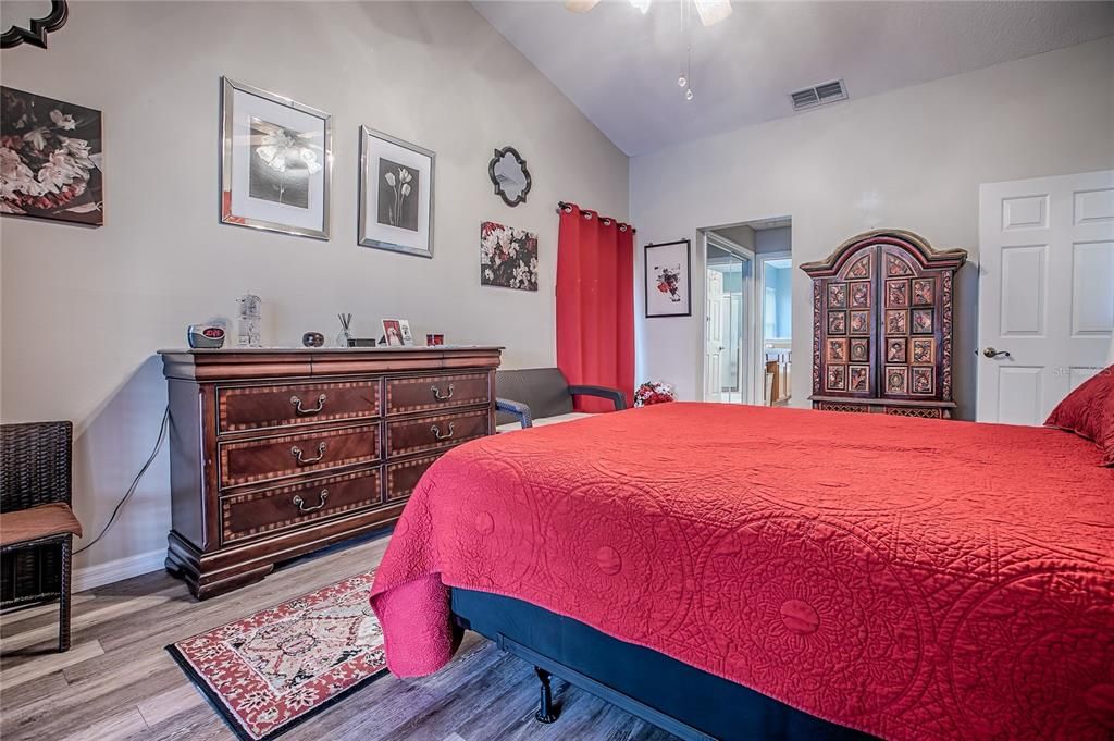 На продажу: $385,000 (3 спален, 2 ванн, 2162 Квадратных фут)