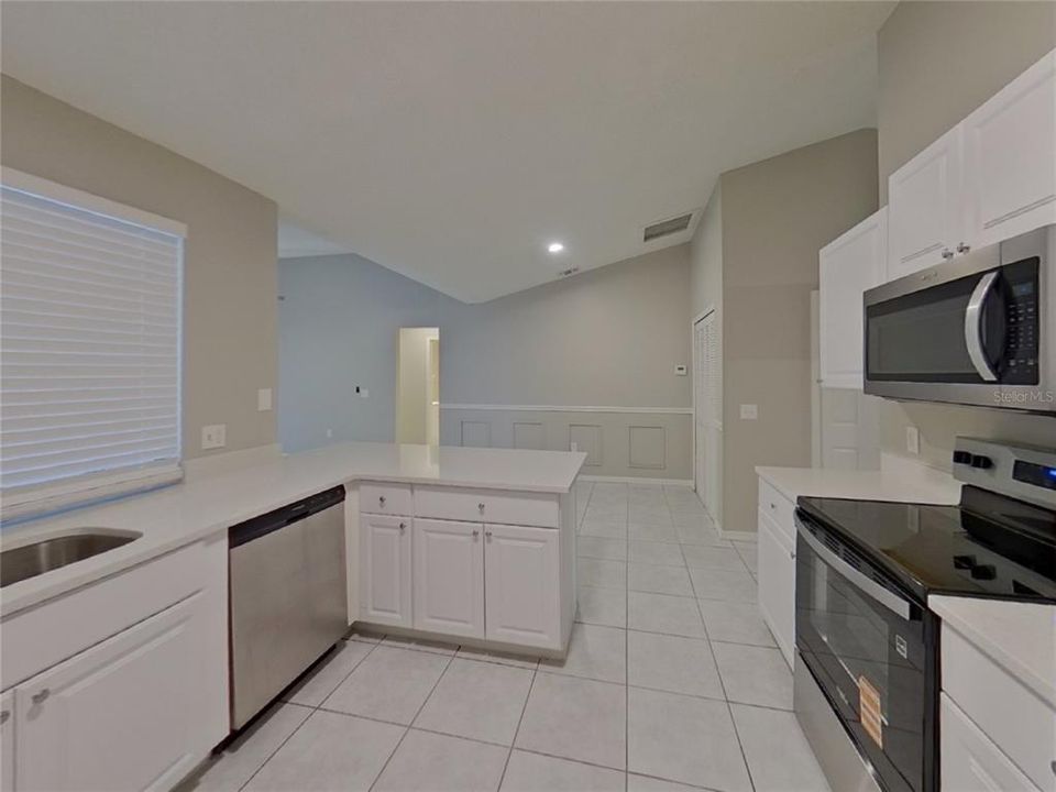 出租: $2,329 (3 贝兹, 2 浴室, 1734 平方英尺)