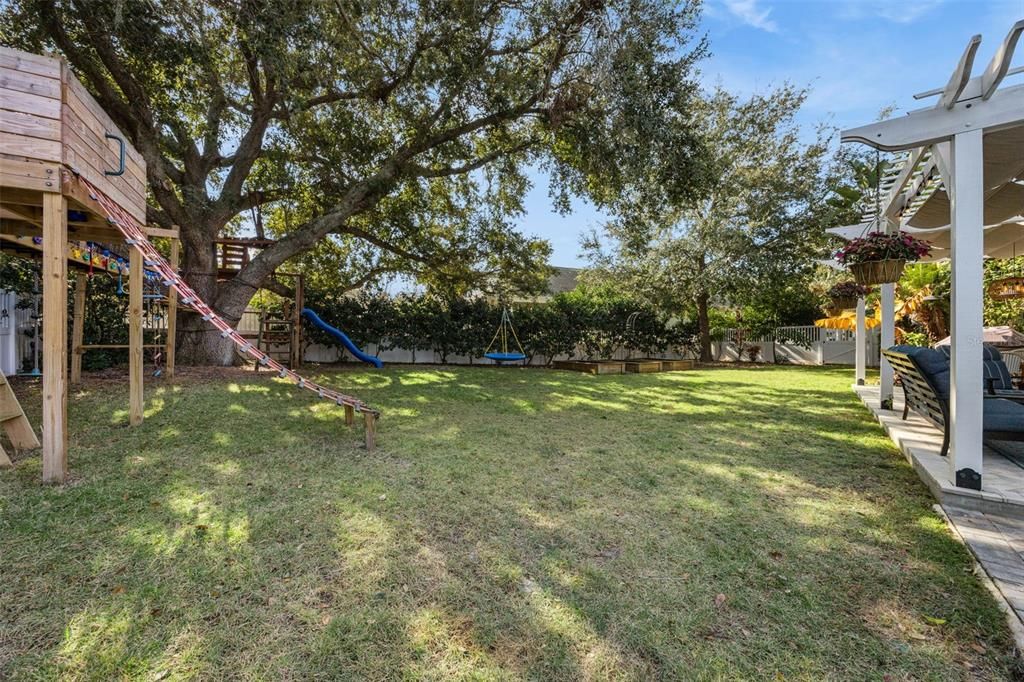 待售: $940,000 (4 贝兹, 3 浴室, 2677 平方英尺)