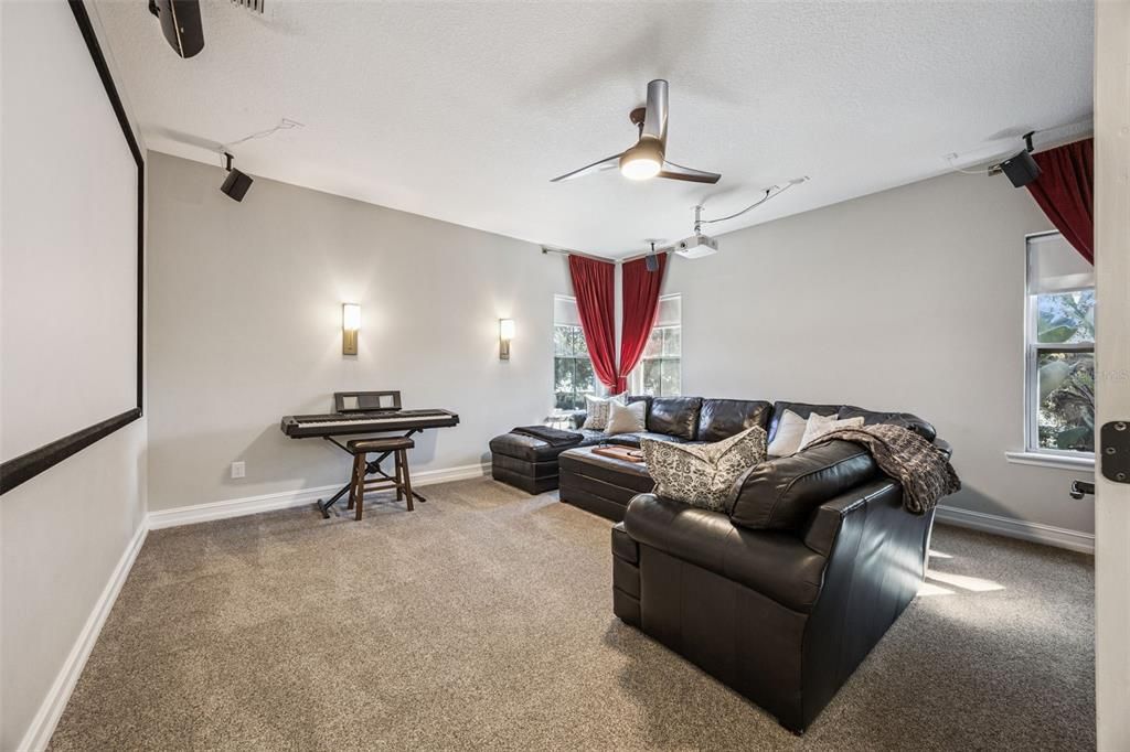 待售: $940,000 (4 贝兹, 3 浴室, 2677 平方英尺)