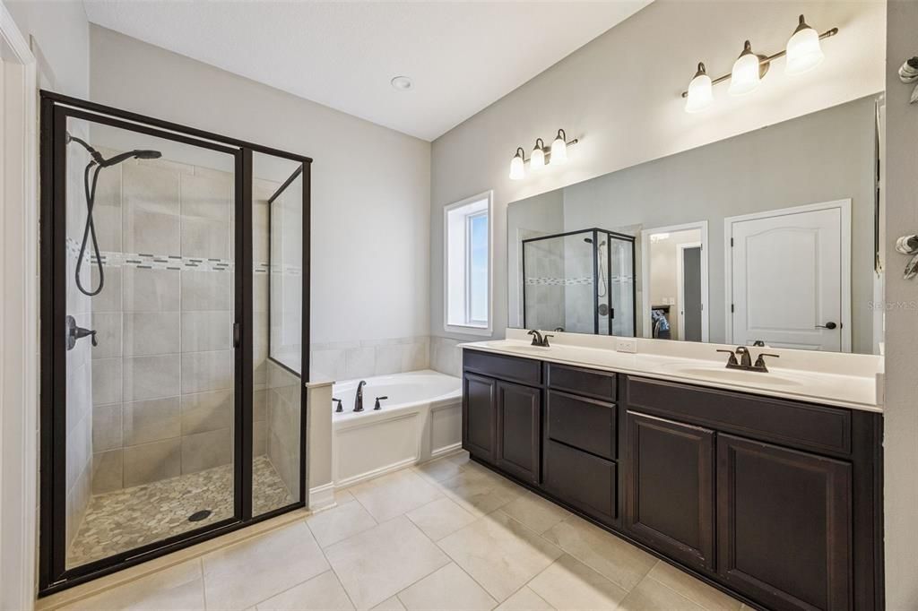 待售: $940,000 (4 贝兹, 3 浴室, 2677 平方英尺)