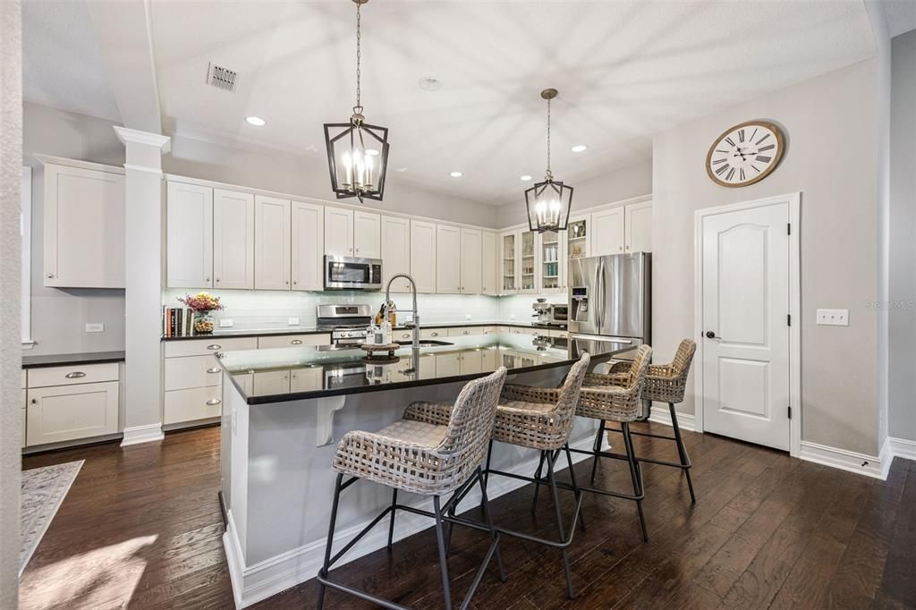 待售: $940,000 (4 贝兹, 3 浴室, 2677 平方英尺)