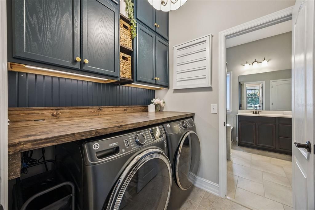 待售: $940,000 (4 贝兹, 3 浴室, 2677 平方英尺)