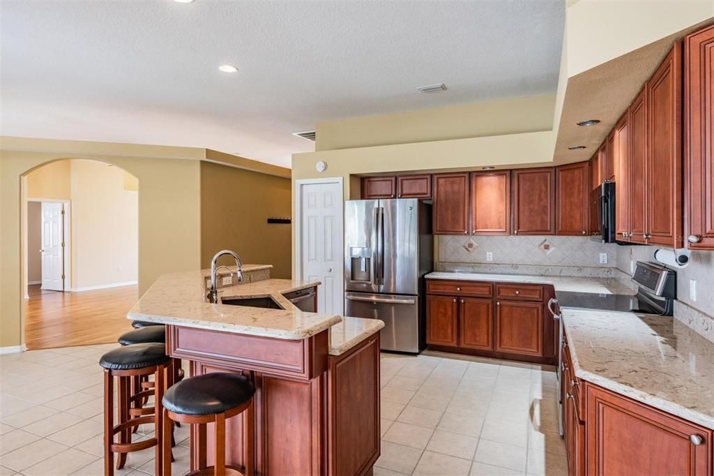 На продажу: $599,000 (3 спален, 2 ванн, 2395 Квадратных фут)