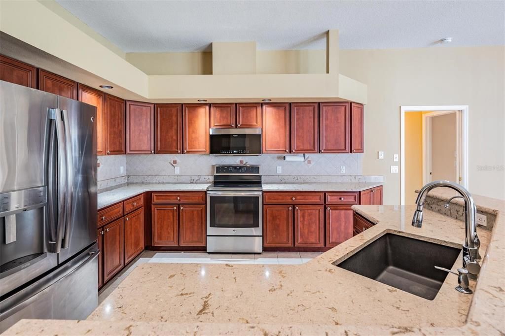 На продажу: $599,000 (3 спален, 2 ванн, 2395 Квадратных фут)