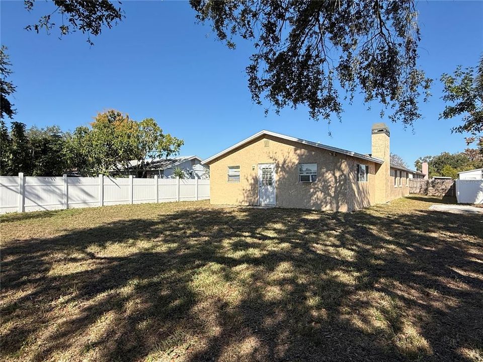 For Rent: $2,298 (3 beds, 2 baths, 1778 Square Feet)