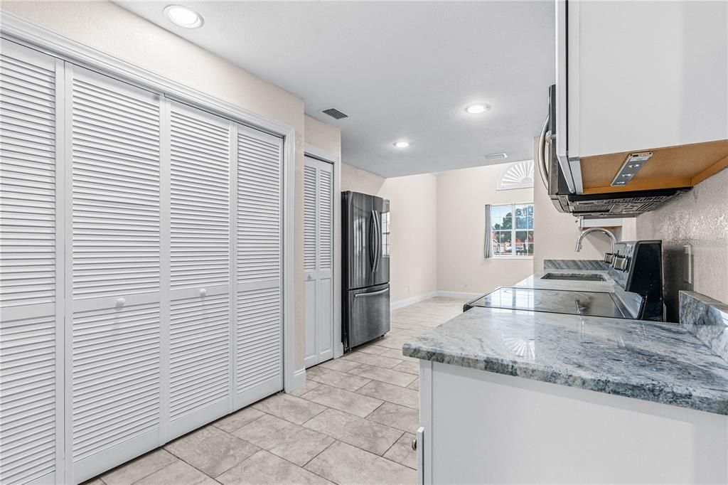 На продажу: $439,000 (3 спален, 2 ванн, 1875 Квадратных фут)