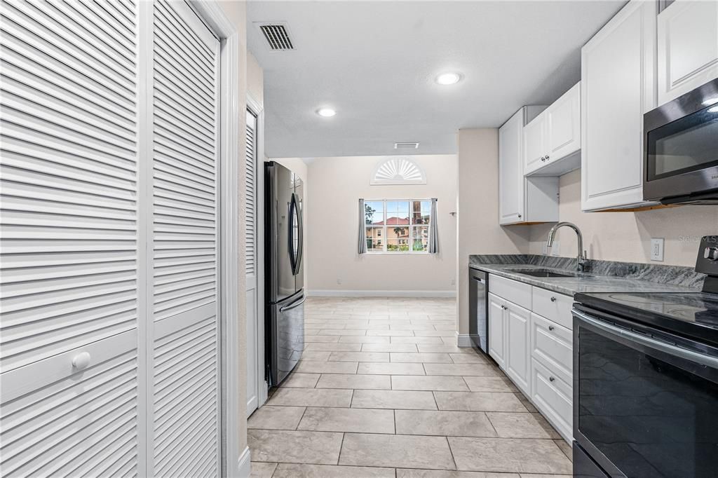 На продажу: $439,000 (3 спален, 2 ванн, 1875 Квадратных фут)