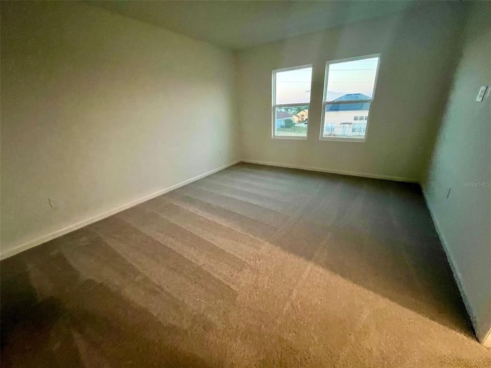 For Rent: $1,800 (3 beds, 2 baths, 1787 Square Feet)