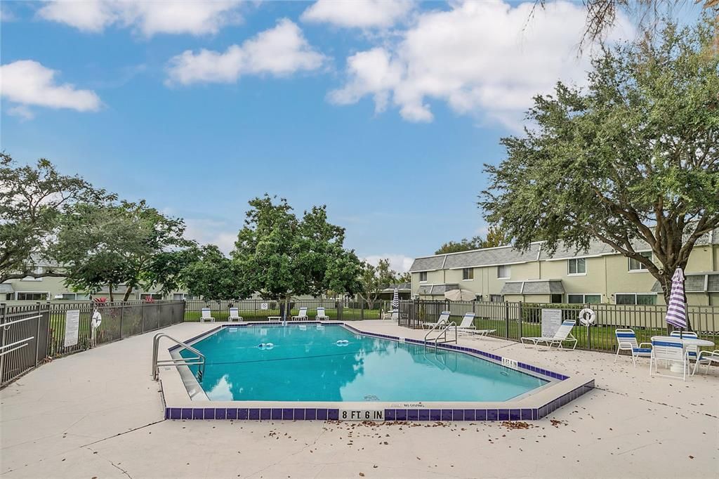 На продажу: $170,000 (2 спален, 1 ванн, 920 Квадратных фут)