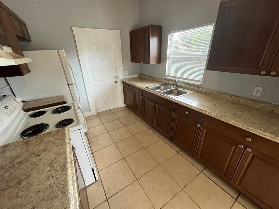 В аренду: $1,550 (3 спален, 1 ванн, 996 Квадратных фут)