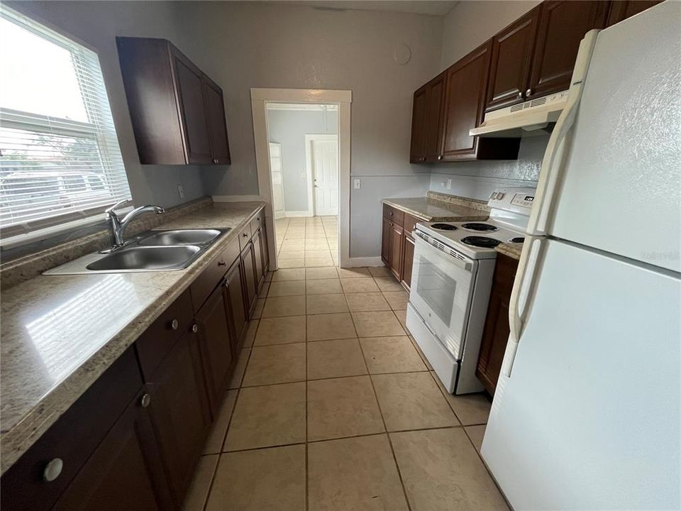 В аренду: $1,550 (3 спален, 1 ванн, 996 Квадратных фут)