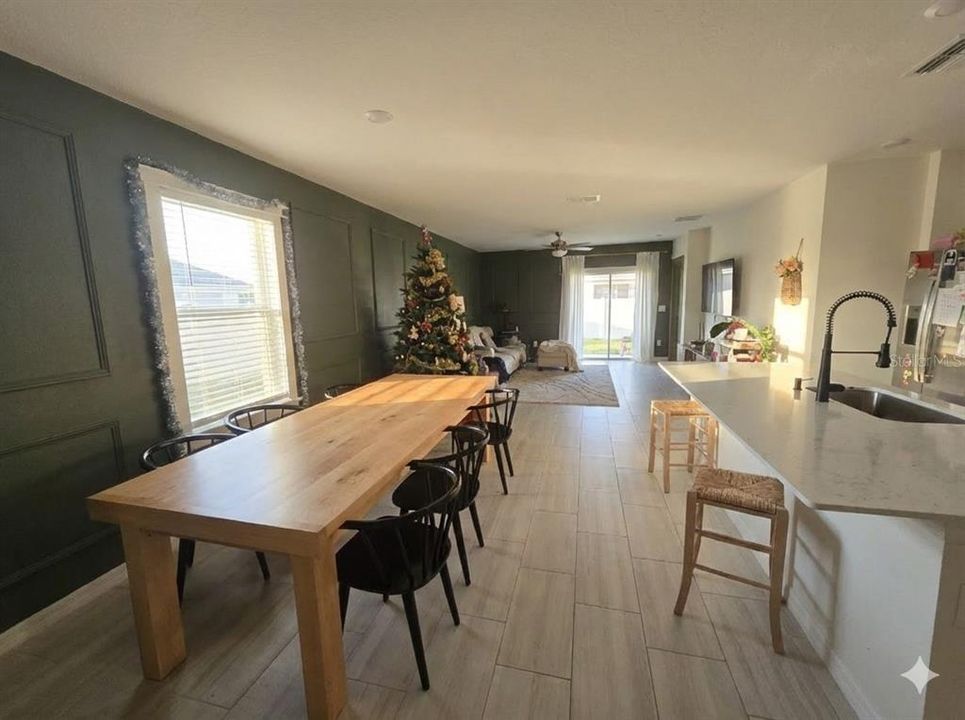 En Renta: $2,995 (5 camas, 2 baños, 2389 Pies cuadrados)