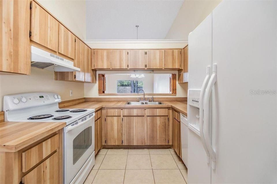 В аренду: $2,250 (3 спален, 2 ванн, 1287 Квадратных фут)