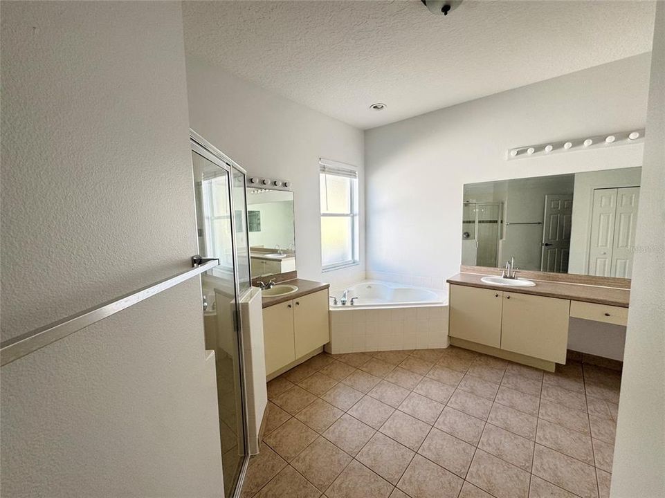 En Venta: $369,900 (3 camas, 2 baños, 1760 Pies cuadrados)