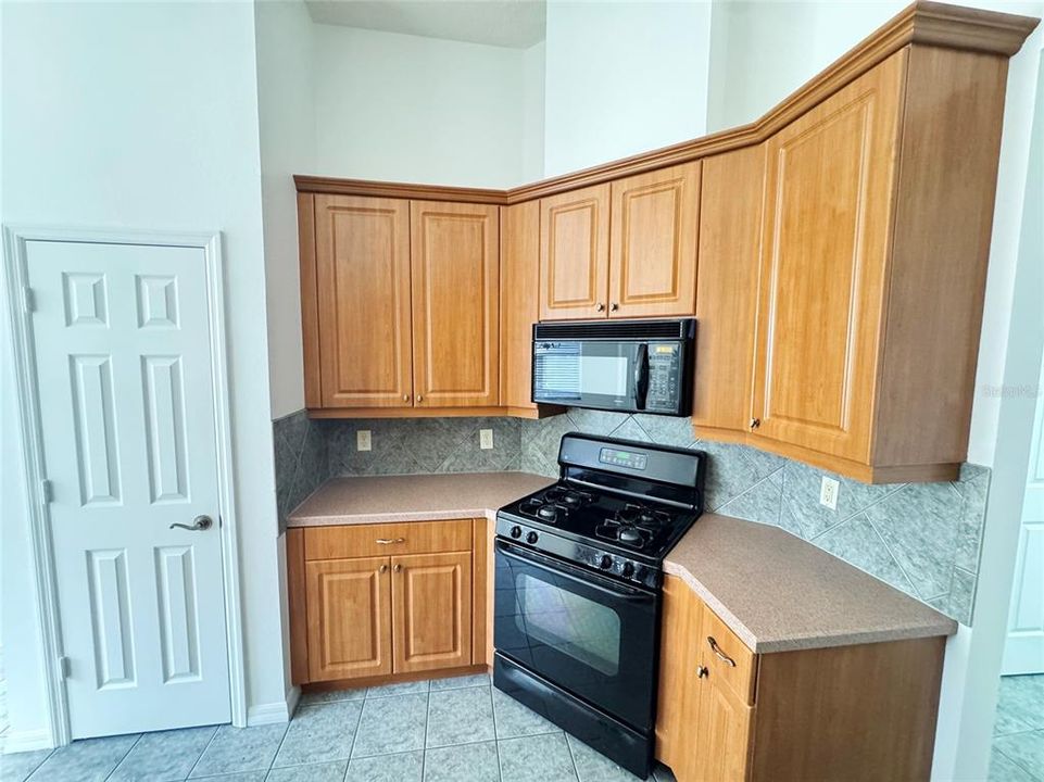 En Venta: $369,900 (3 camas, 2 baños, 1760 Pies cuadrados)