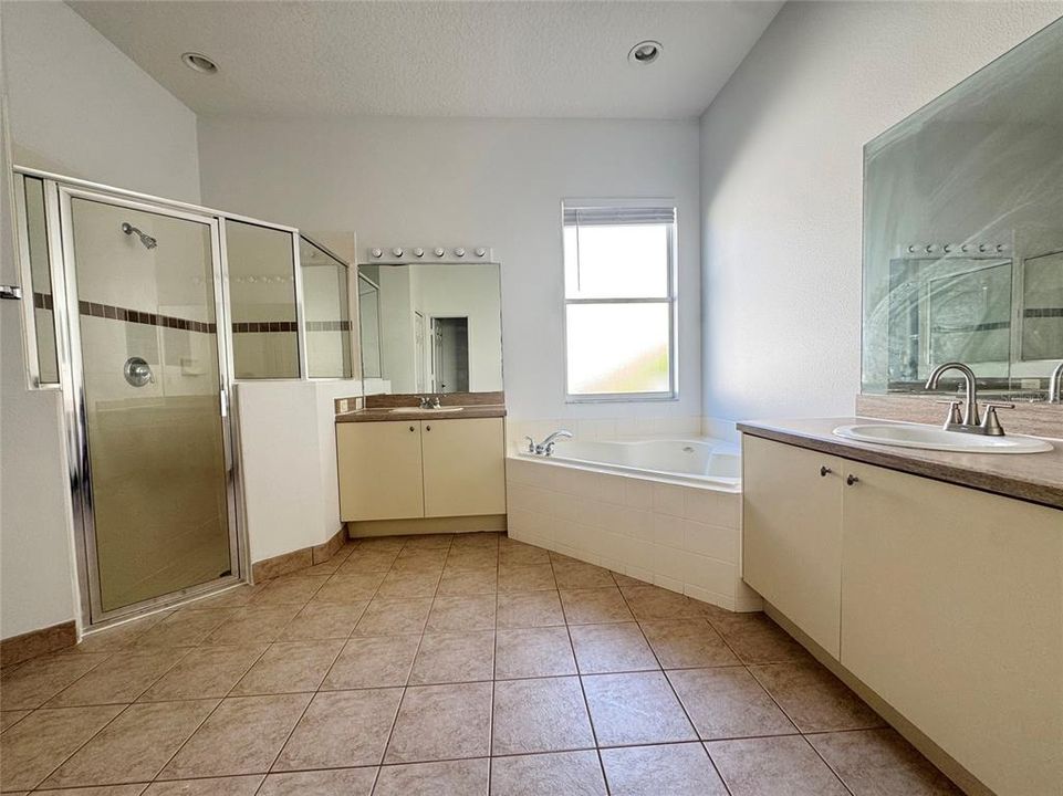 En Venta: $369,900 (3 camas, 2 baños, 1760 Pies cuadrados)