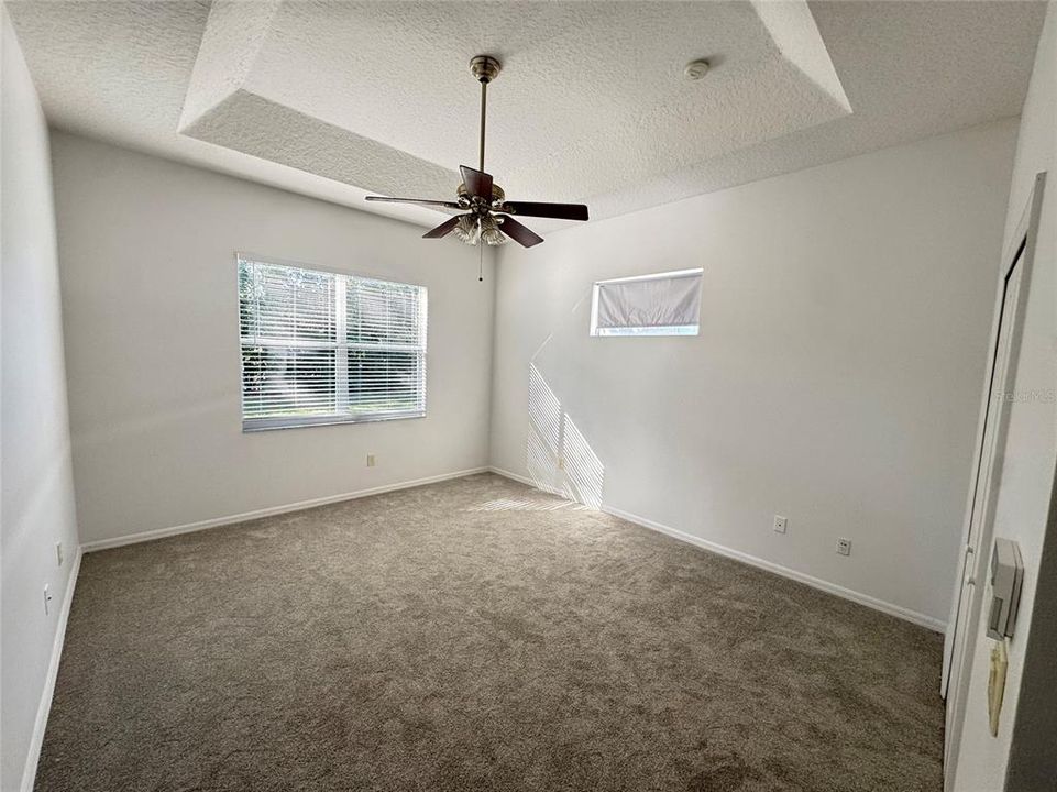 En Venta: $369,900 (3 camas, 2 baños, 1760 Pies cuadrados)