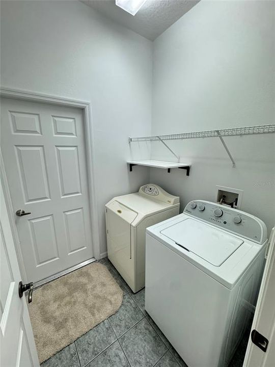 En Venta: $369,900 (3 camas, 2 baños, 1760 Pies cuadrados)