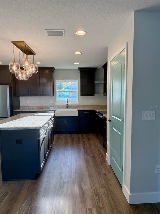 На продажу: $372,000 (3 спален, 2 ванн, 1485 Квадратных фут)