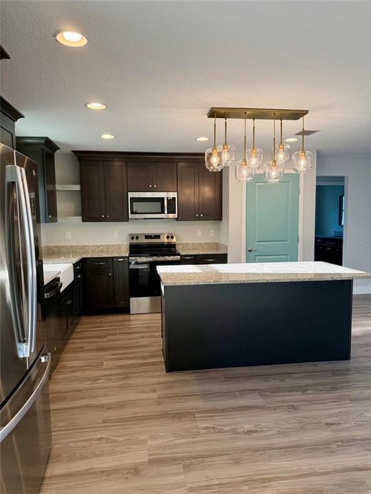 На продажу: $372,000 (3 спален, 2 ванн, 1485 Квадратных фут)